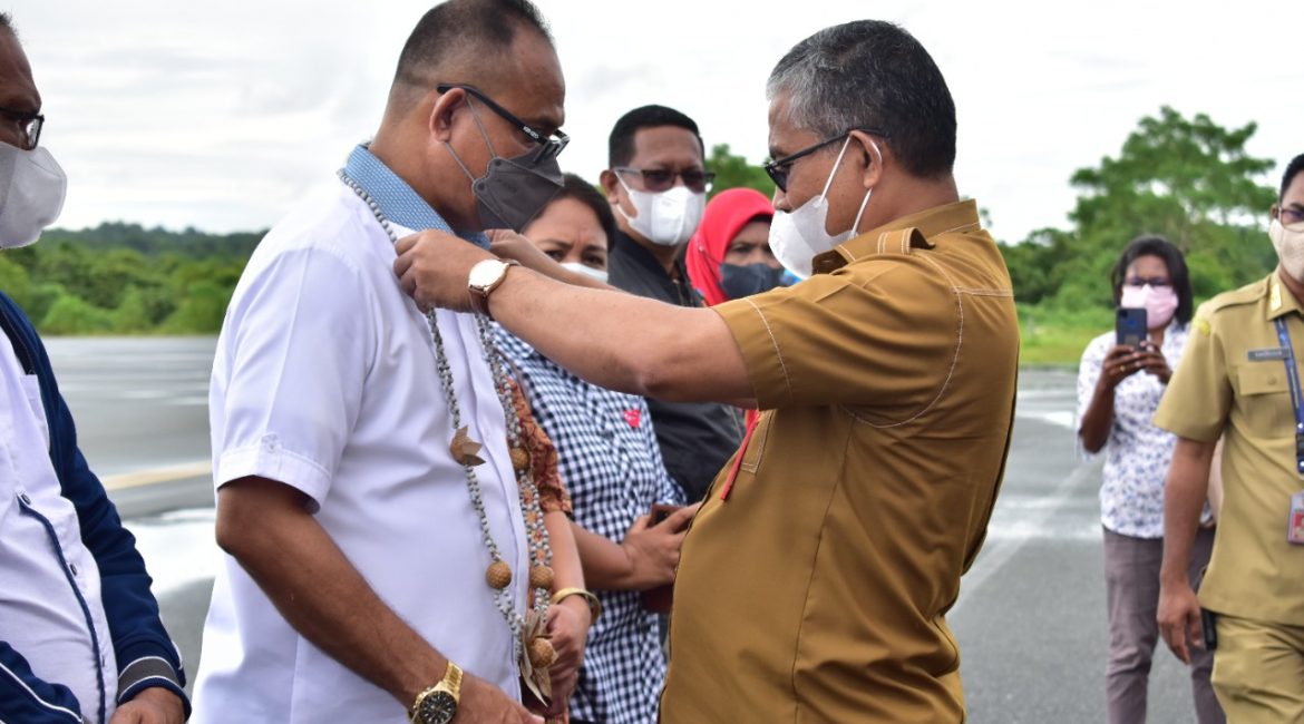 Forum OPD Kominfo Provinsi Maluku Disambut Ritual Adat di Malra